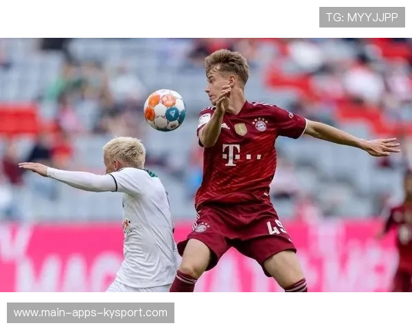 拜仁舒波莫廷抢点训练更稳定——提升前锋终极秘密