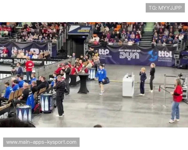 俱乐部举办公开训练赛 吸引媒体关注,俱乐部比赛 俱乐部举办公开训练赛 吸引媒体关注,俱乐部比赛