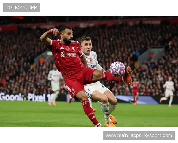 萨拉赫内切后左脚搓射远角,皮球擦柱而出 萨拉赫内切后左脚搓射远角,皮球擦柱而出