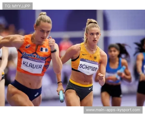 世界室内田径赛女子4×400米接力决赛：室内狭窄交接区成隐形障碍，田径女子4×400米接力世界纪录